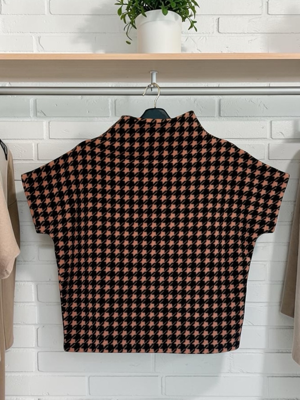 824 Dudley Stephens Marks Street Mock Neck Houndstooth Black Camel Vello XS NWT